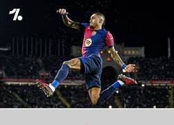 Enlace a La celebración de Raphinha es icónica