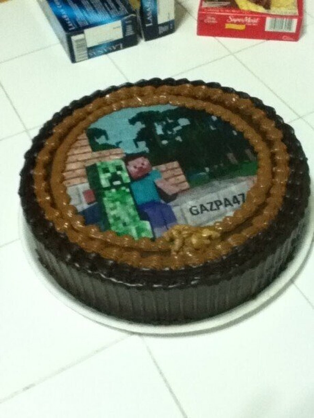 Y ÉSTA ES LA RAZON - Por la cual aún no he empezado mi tarta de cumpleaños