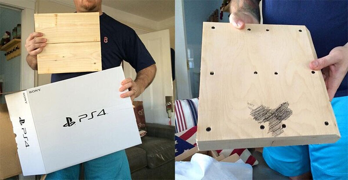 Compra una PS4 y se encuentra un bloque de madera dentro de la caja