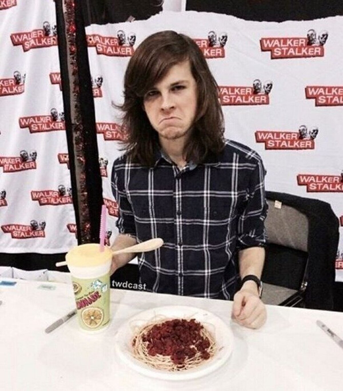 Carl ya no ve los espaguetis de la misma forma.