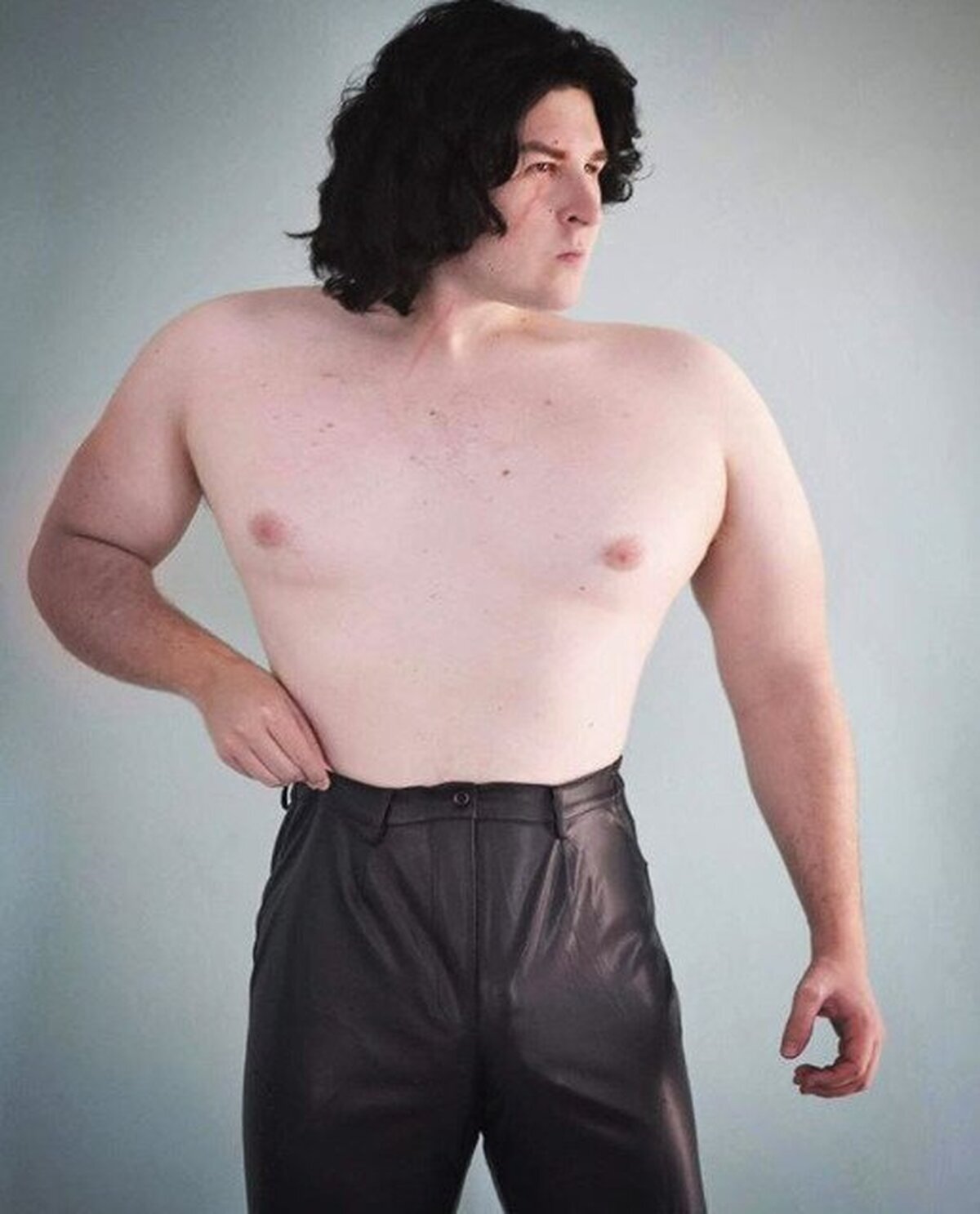 El torso desnudo de Kylo Ren se vuelve viral y le salen un montón de imitadores