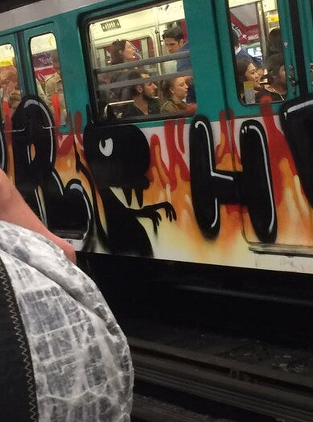 Grafiteros que han visto muchos capítulos de Des-encanto