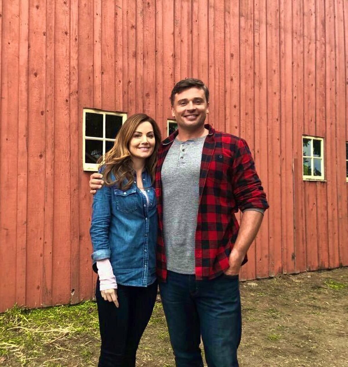 Tom Welling y Erica Durance (Clark y Lois) se reúnen después de muchos años para grabar el crossover del Arrowverse