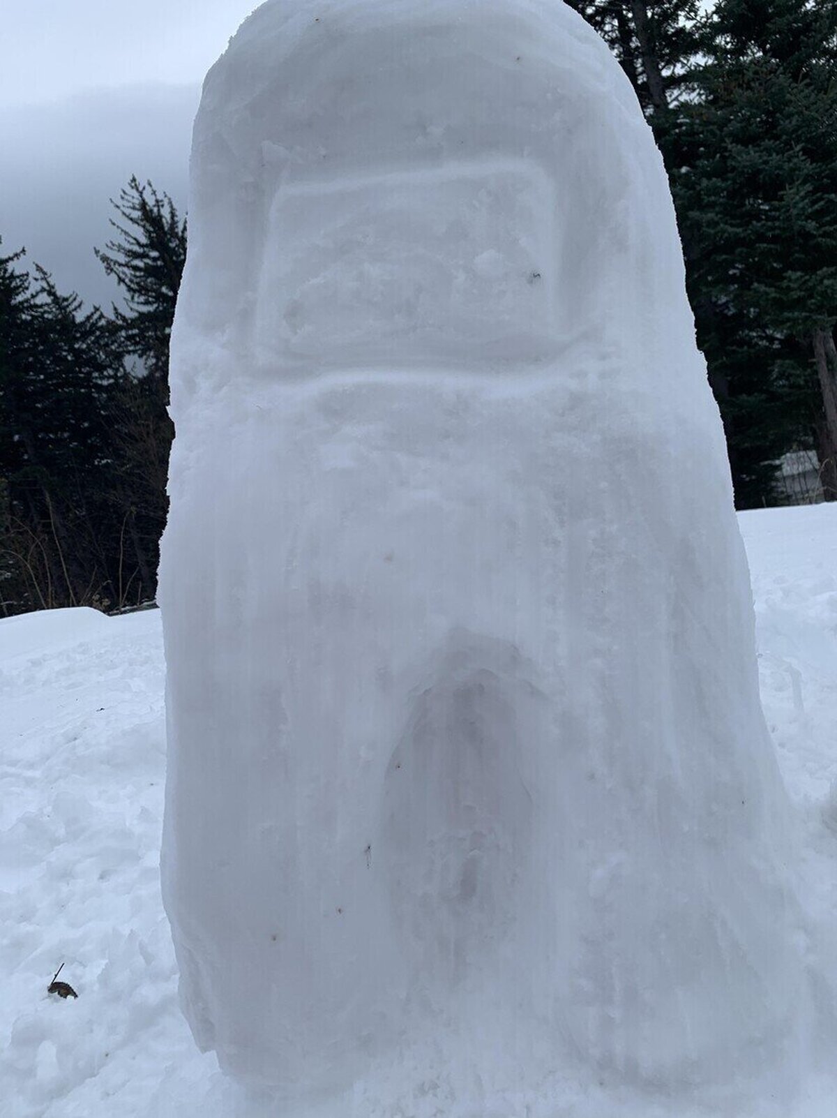 Tenía que acabar pasando. Un muñeco de nieve de Among Us