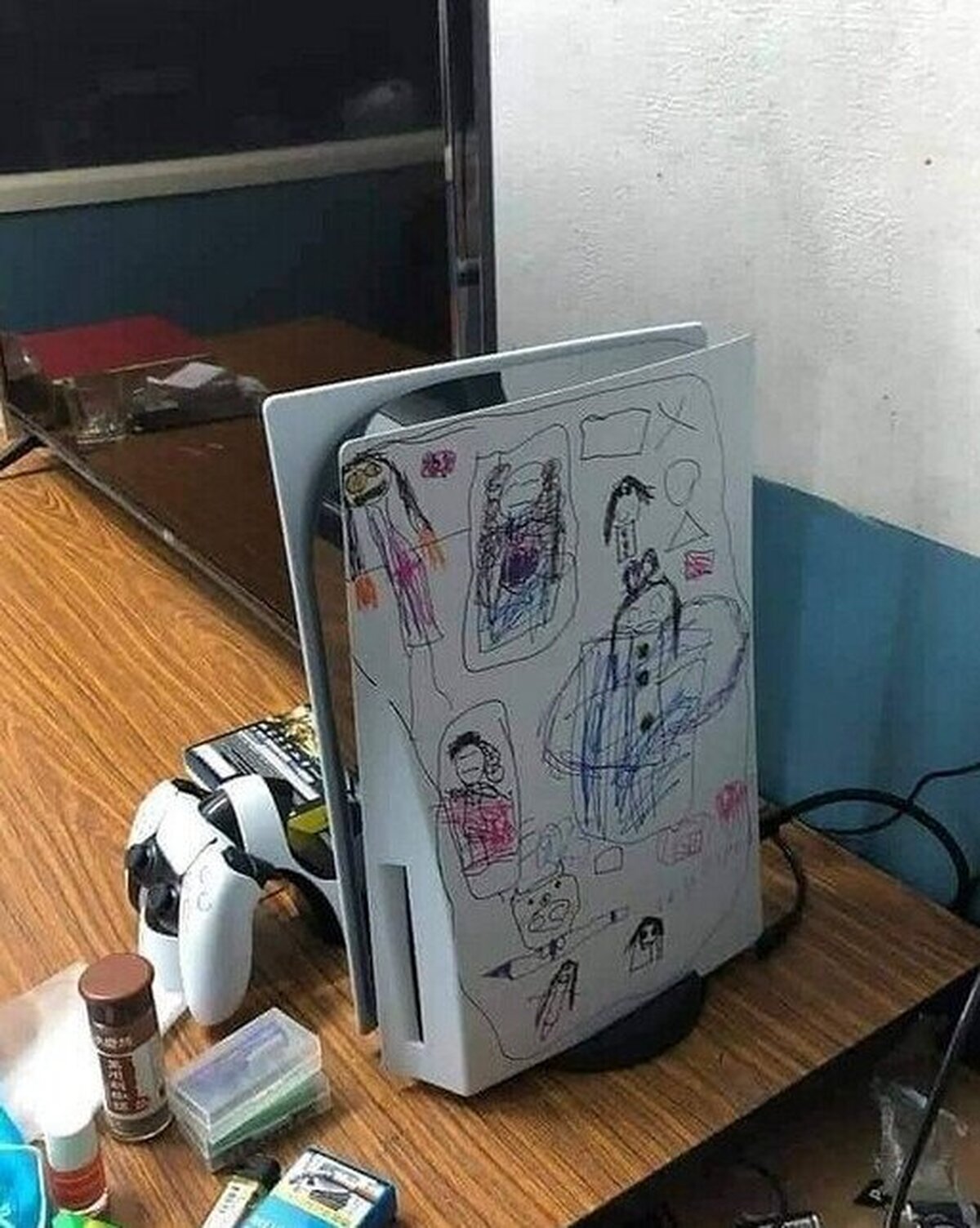 F por la dignidad de esa Playstation 5