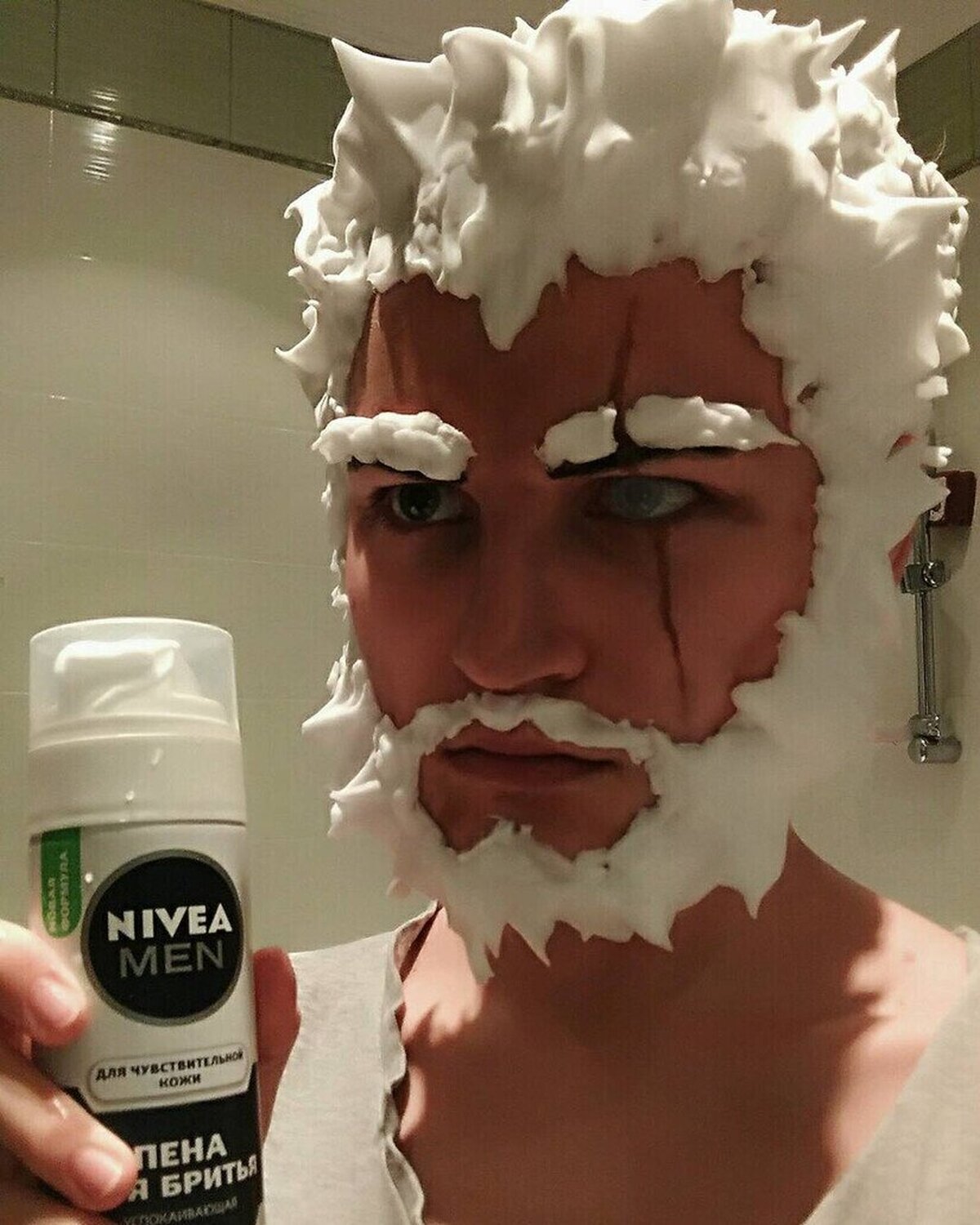 Se puede hacer un cosplay de Geralt solo con espuma de afeitar