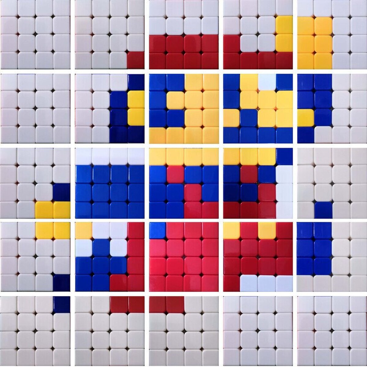 Un Mario retro creado con cubos de Rubik. Por Raghav_Verma
