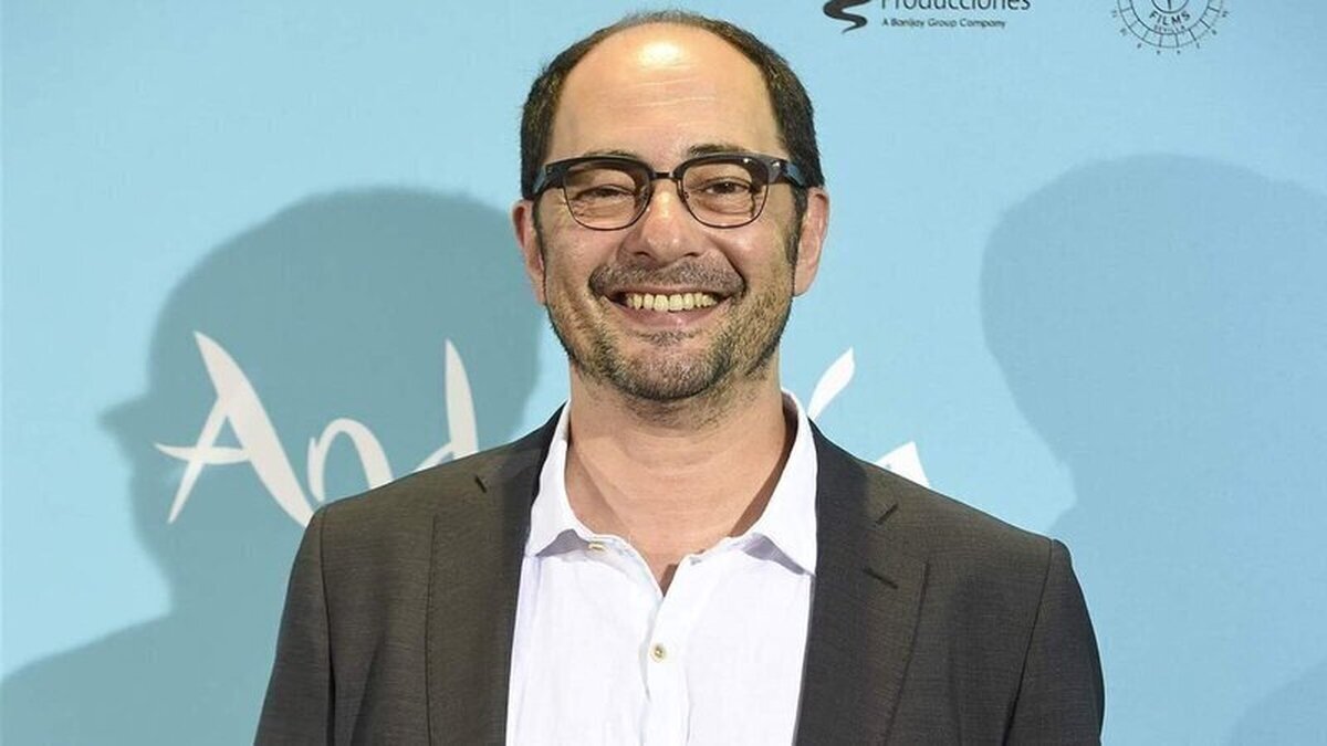 El actor Jordi Sánchez sale al fin de la UCI y se encuentra fuera de peligro. Así lo comunicaba a través de un comunicado por redes sociales.