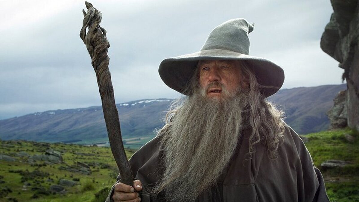 "Eso desean los que viven en estos tiempos pero no nos toca a nosotros decidir qué tiempo vivir, sólo podemos elegir qué hacer con el tiempo que se nos ha dado". Gandalf