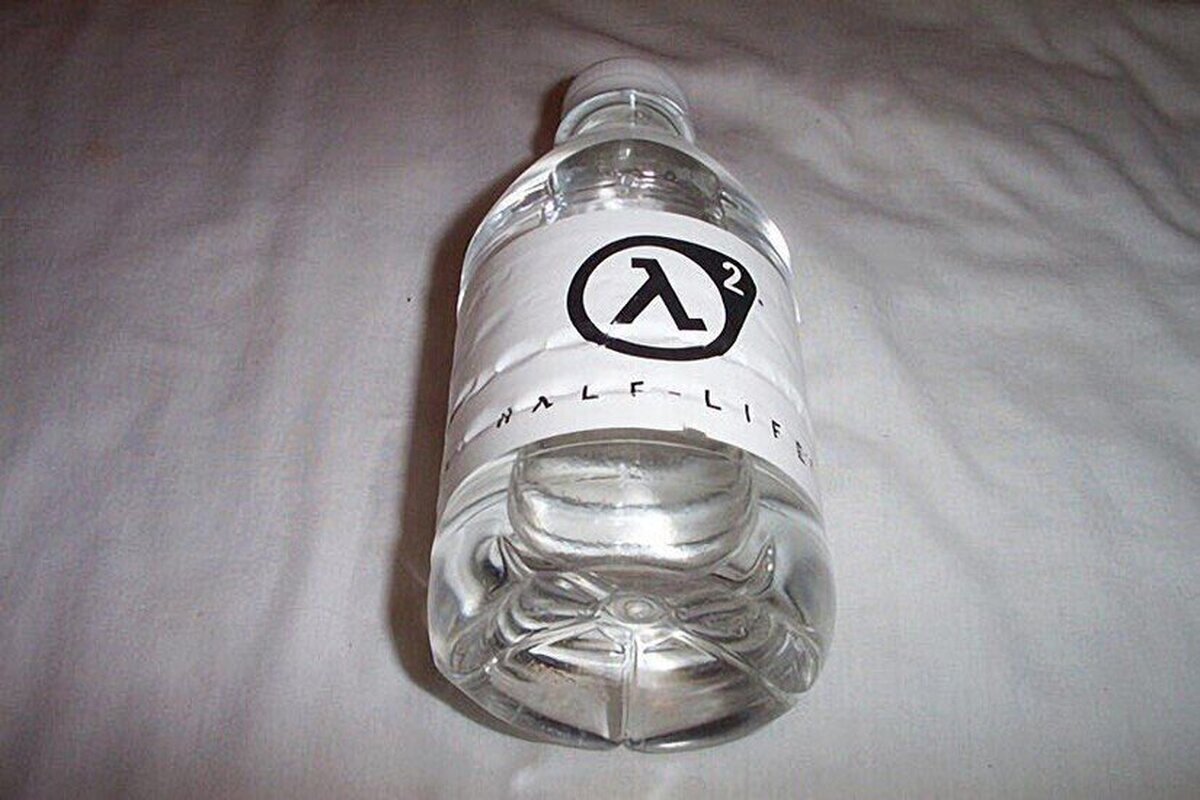 En el E3 de 2004 repartieron botella oficial de Half-Life