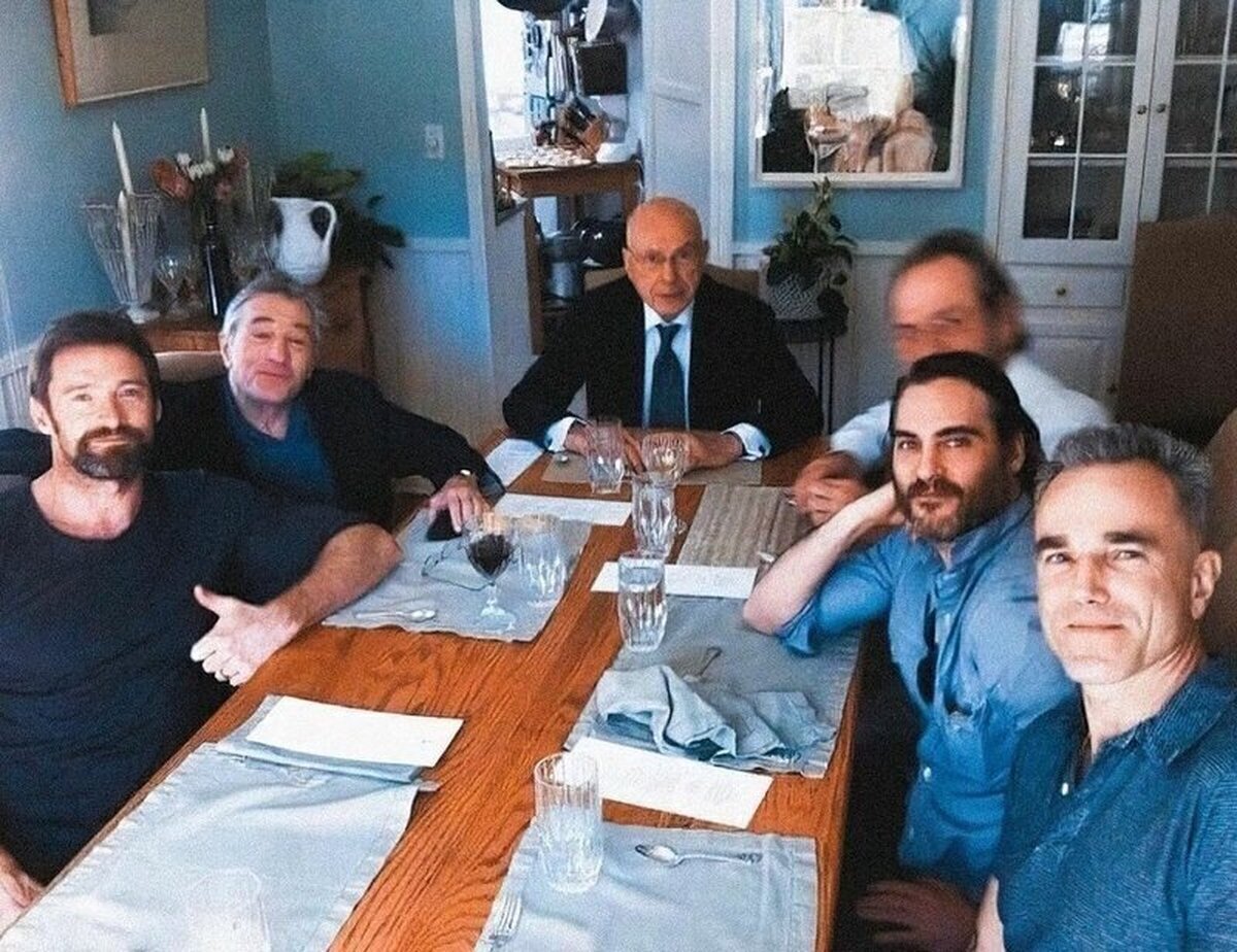 Metemos a Al Pacino, Christian Bale y Leonardo DiCaprio y la película que podría salir de aquí no sería normal