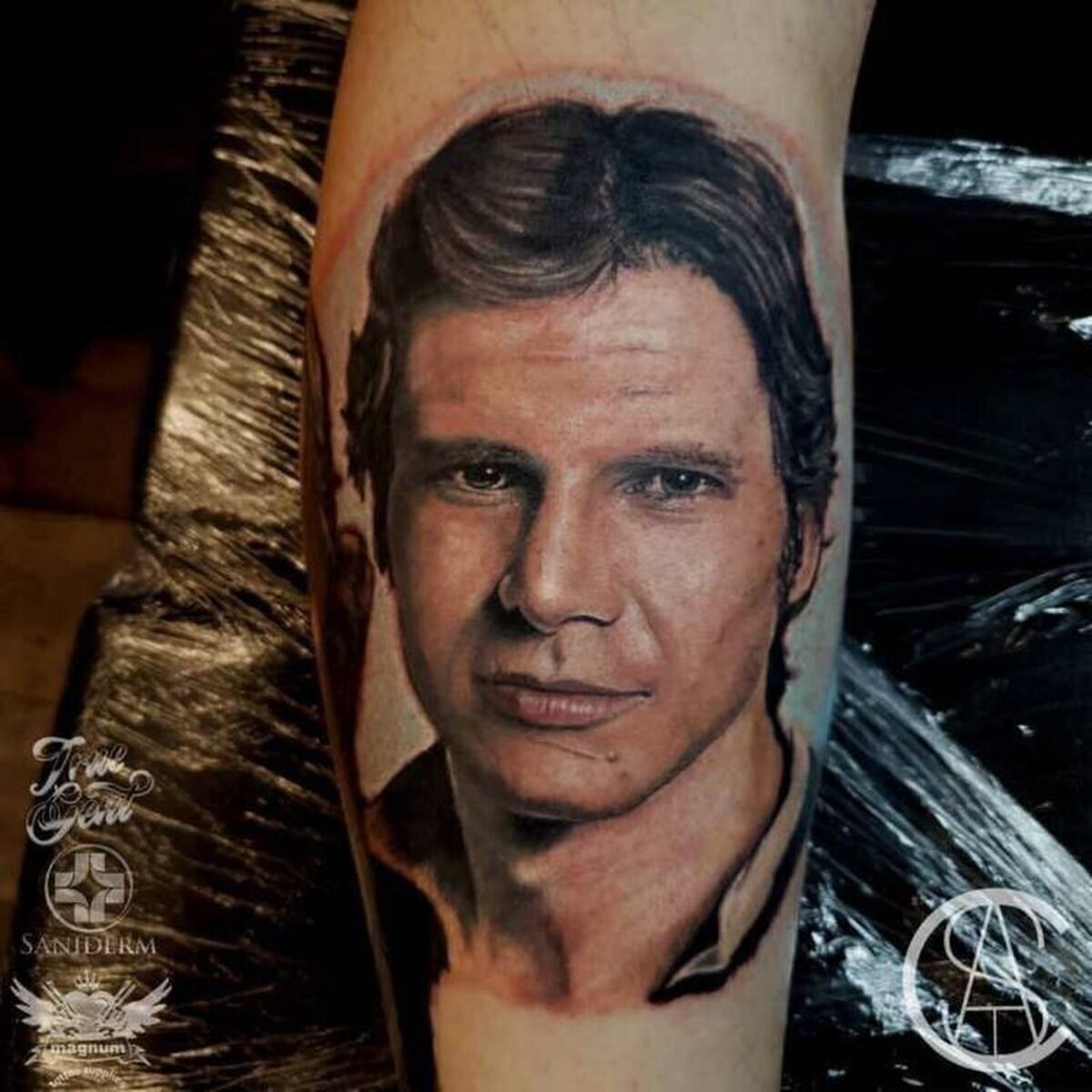 Cuando te quieres tatuar a Han Solo y te acaban tatuando a Cárdenas