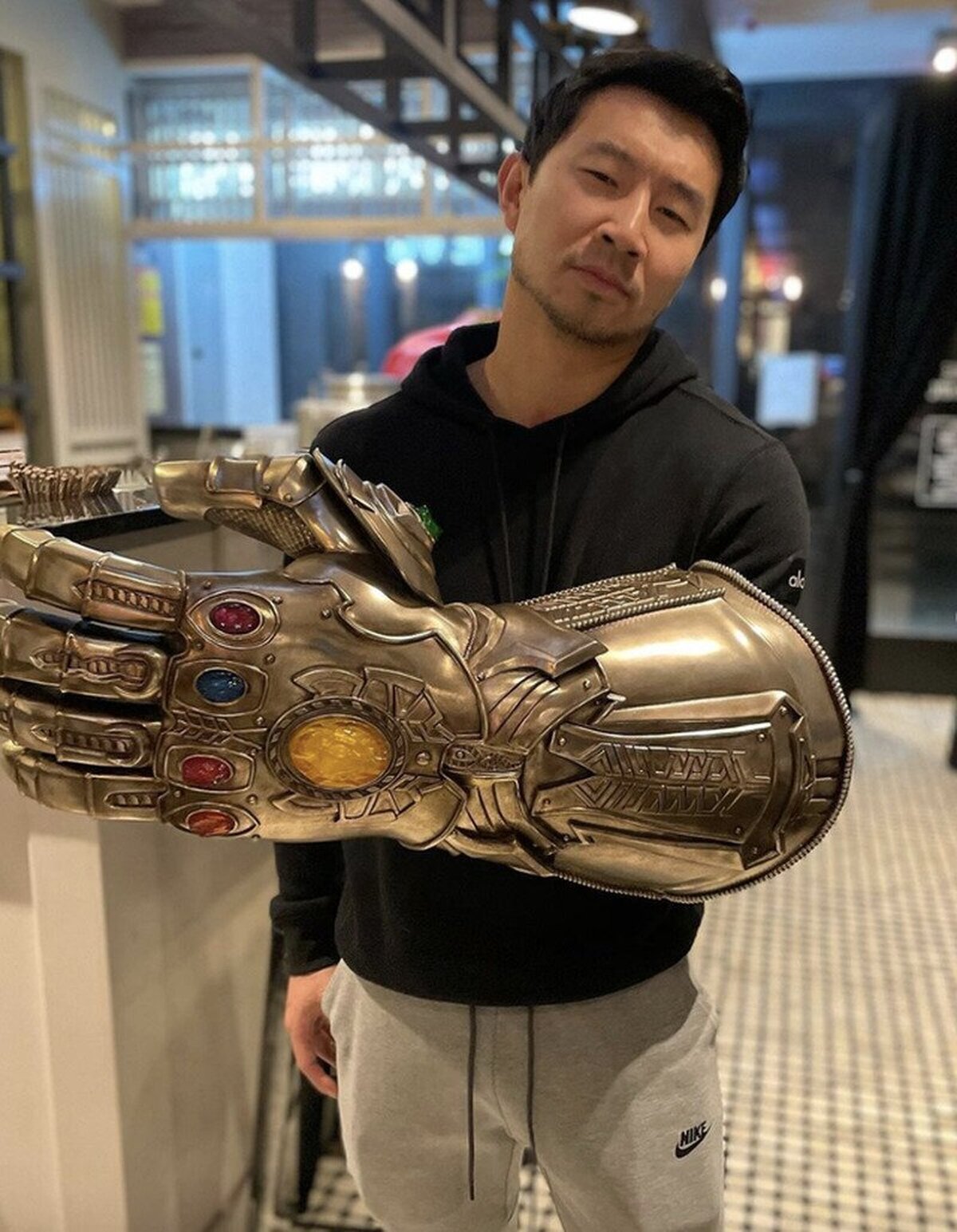 ¿Qué pasaría si Shang-Chi encontrara el Guantelete del Infinito?