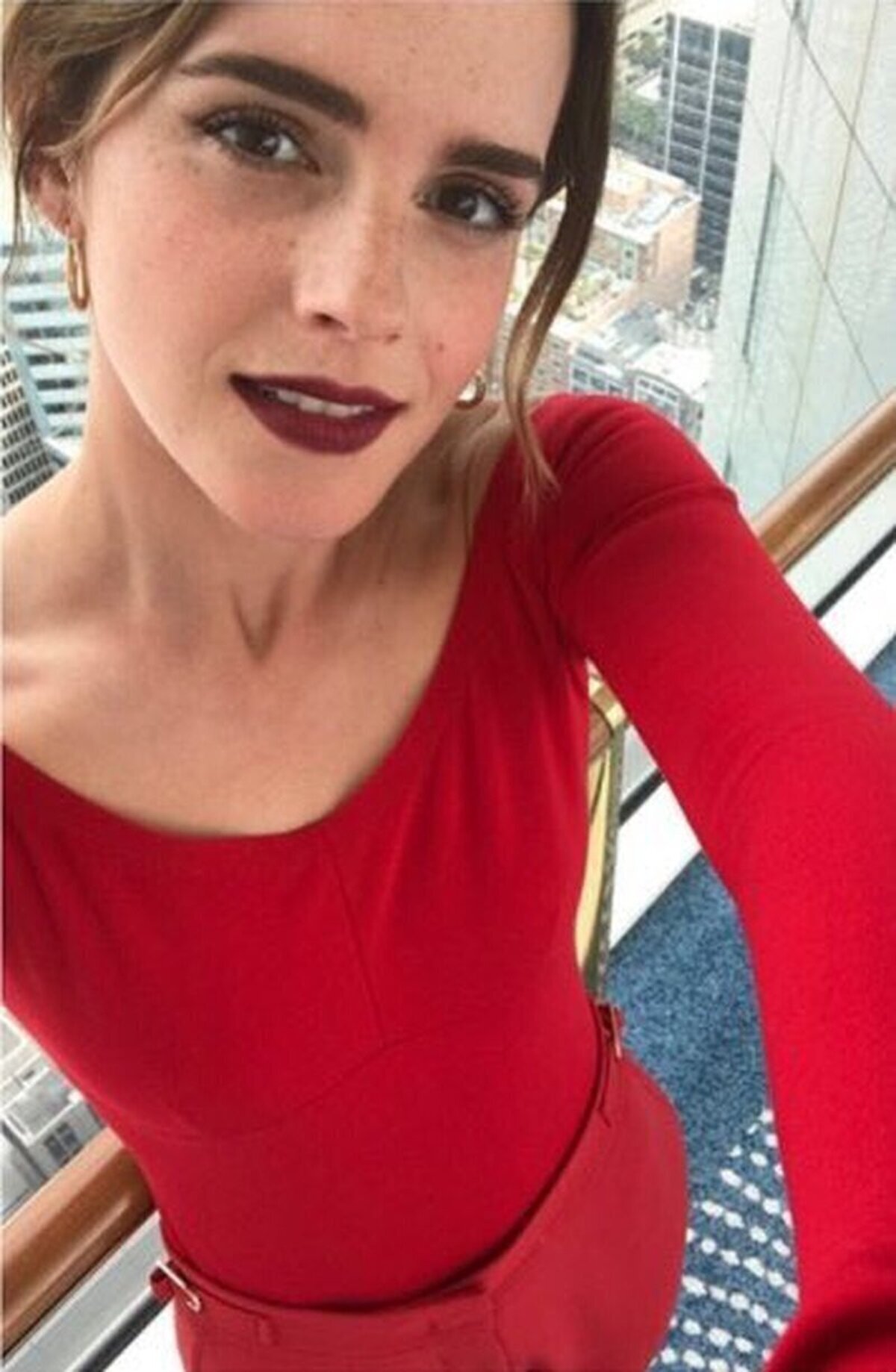 Cuando abres sin querer la cámara frontal pero eres Emma Watson