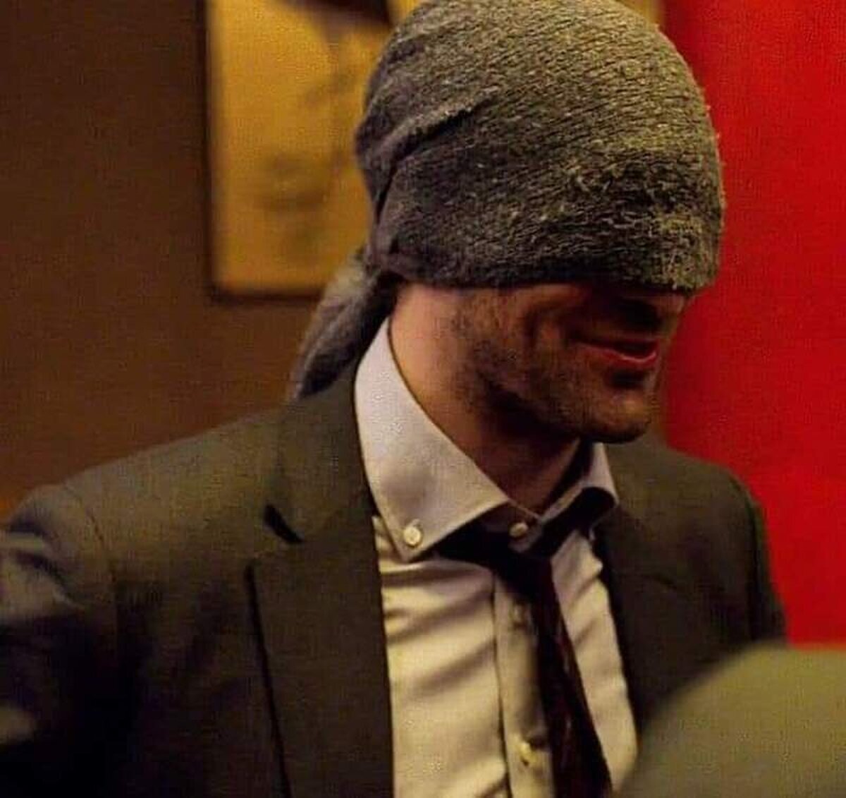 Idea para cosplay económico: Daredevil con la bufanda de Jessica 