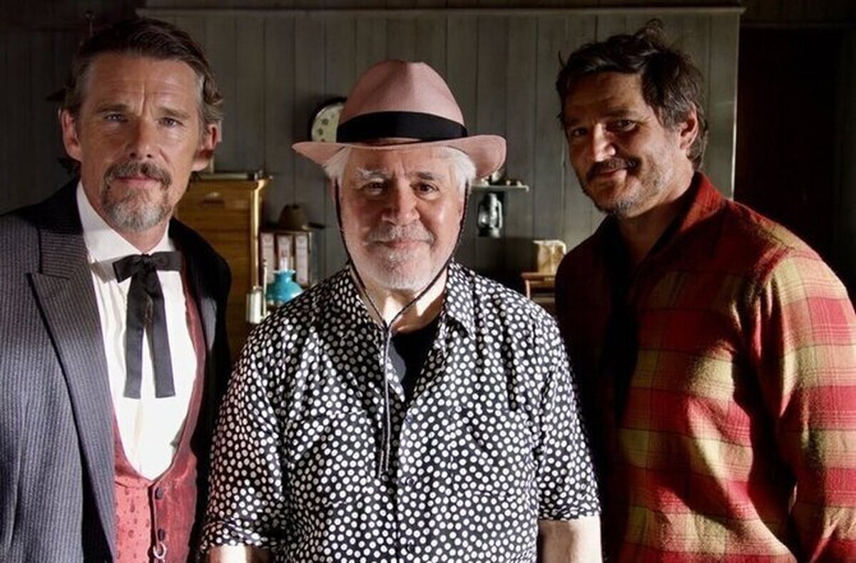 Primer vistazo  a Pedro Pascal y Ethan Hawke en el set de 'STRANGE WAY OF LIFE' de Pedro Almodóvar