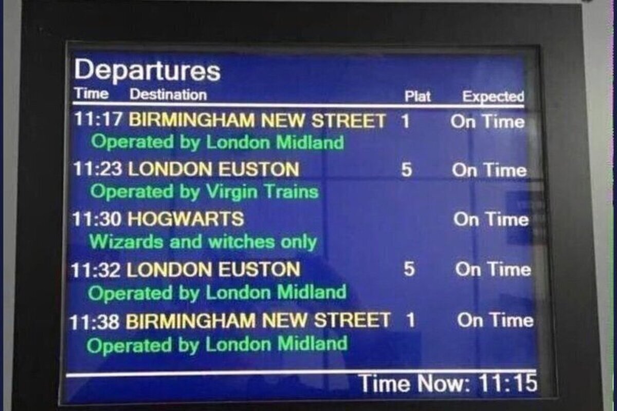 Un año más ocurre esto en la estación de King's Cross. Maravilloso. #BackToHogwarts  