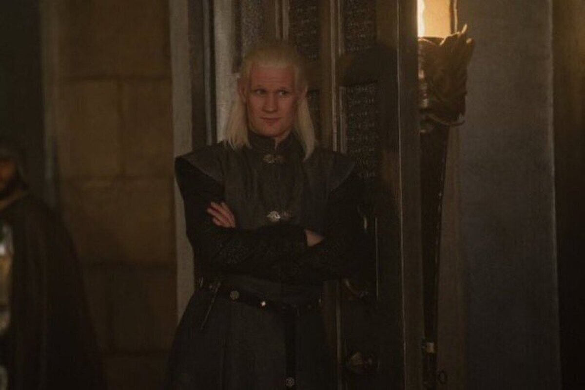 Tú durante la cena de Nochebuena, viendo como el resto discute. #HouseOfTheDragon  