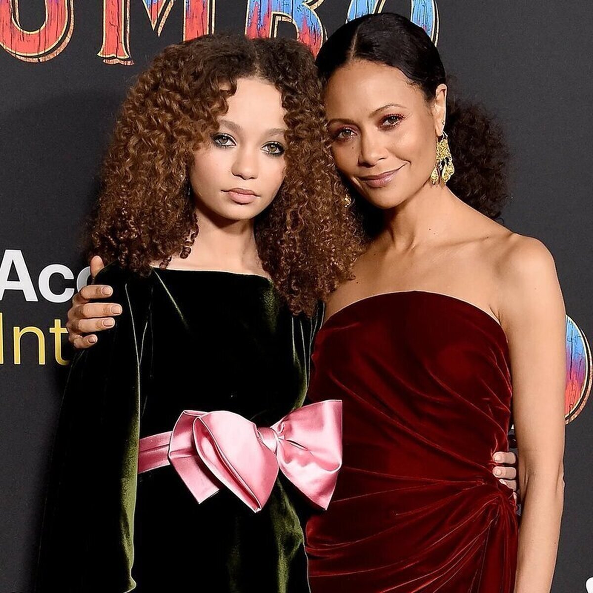 Nico Parker, que da vida a Sarah Miller en la serie “the last of us”, es la hija de Thandie Newton. Se nota.  
