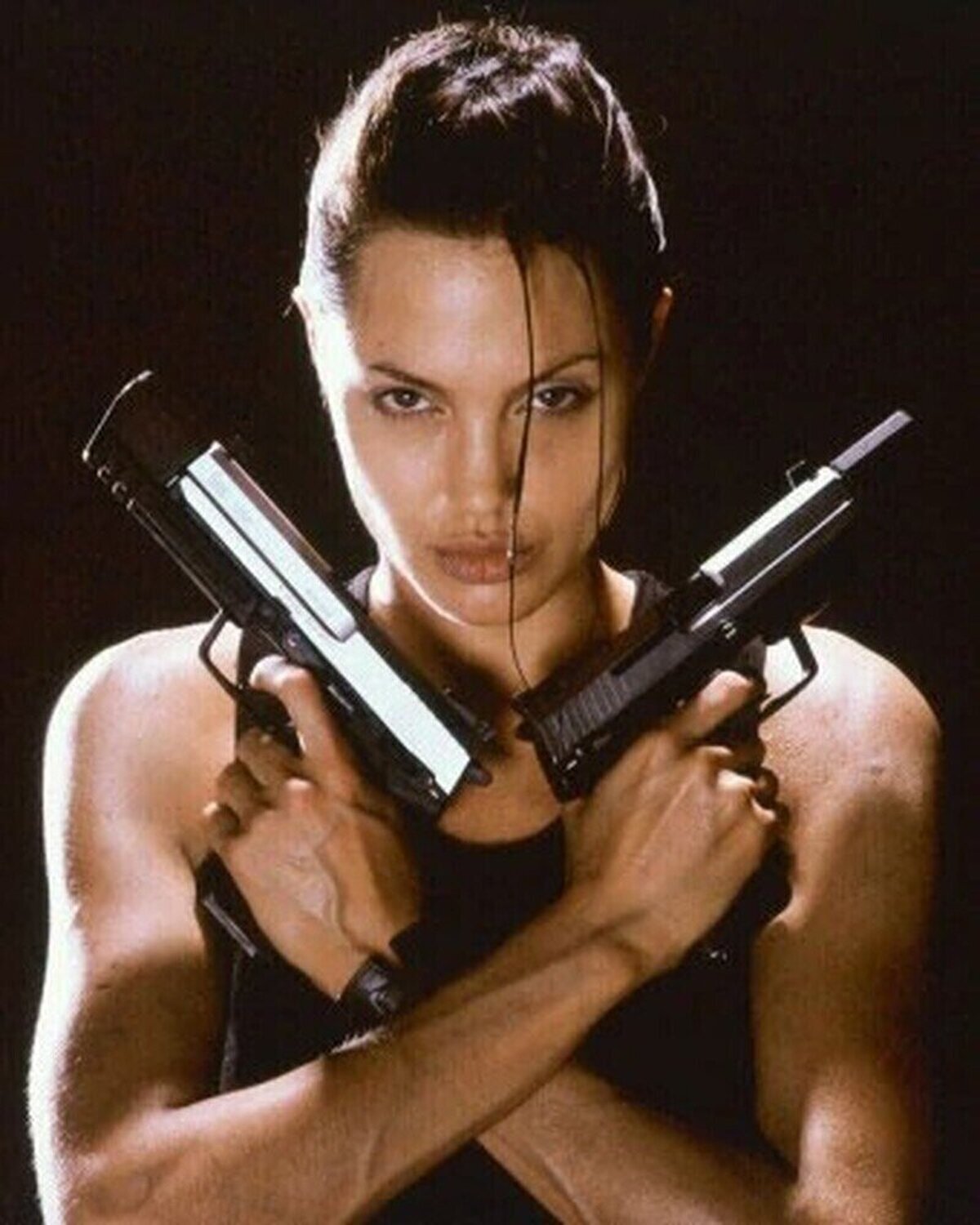 Angelina Jolie siempre será para mí la única y verdadera Lara Croft. Impresionante.  