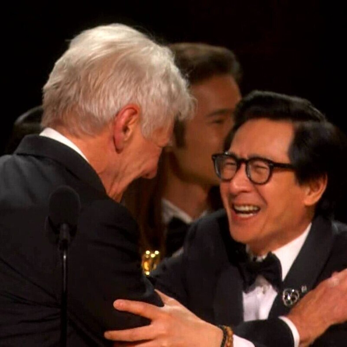 Harrison, quién te iba a decir que un día le entregarías un Oscar a Tapón.Increíble.  