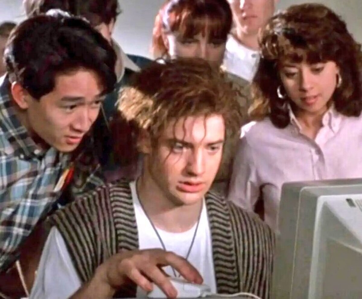 ¿Qué dice la computadora?- Que dentro de unos años ambos ganaremos el Oscar en la misma noche.  
