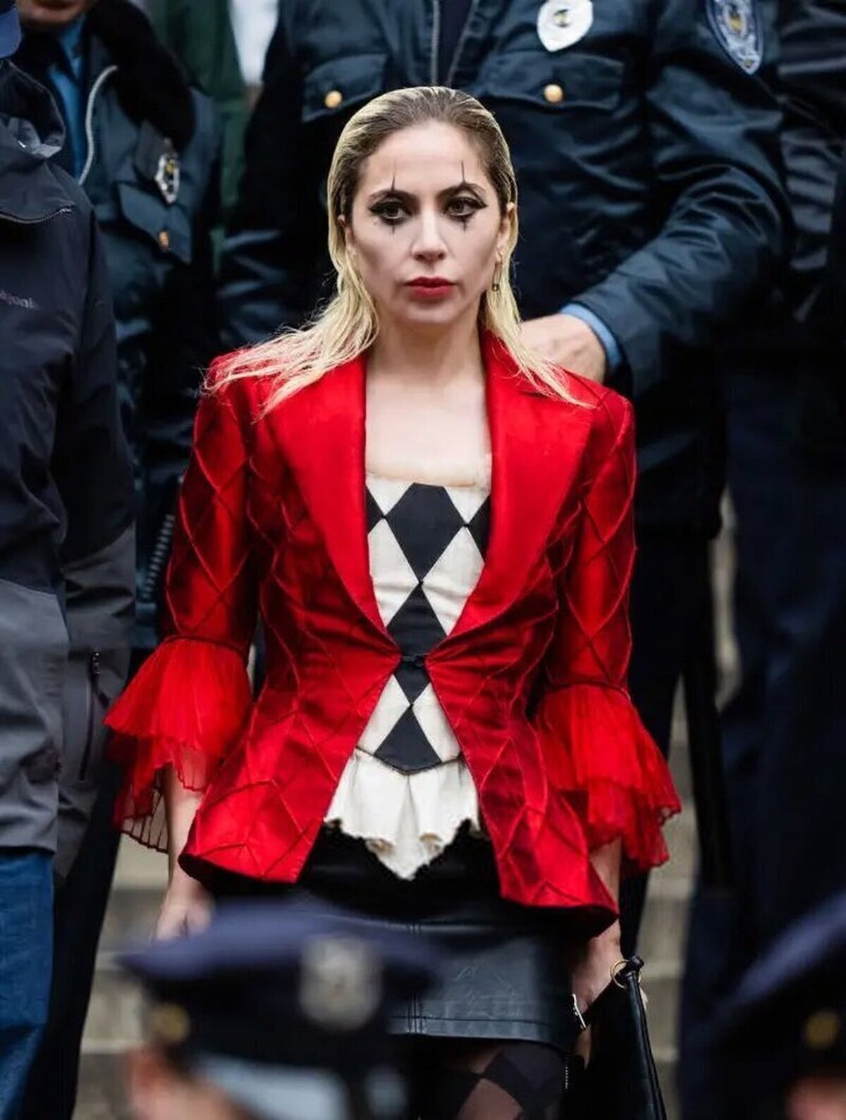 ¡Primer vistazo de Lady Gaga como Harley Quinn en el rodaje de Joker: Folie à Deux!  