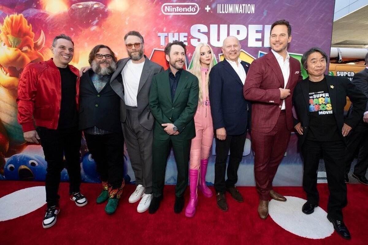 El elenco de Super Mario Movie con el maestro Shigeru Miyamoto