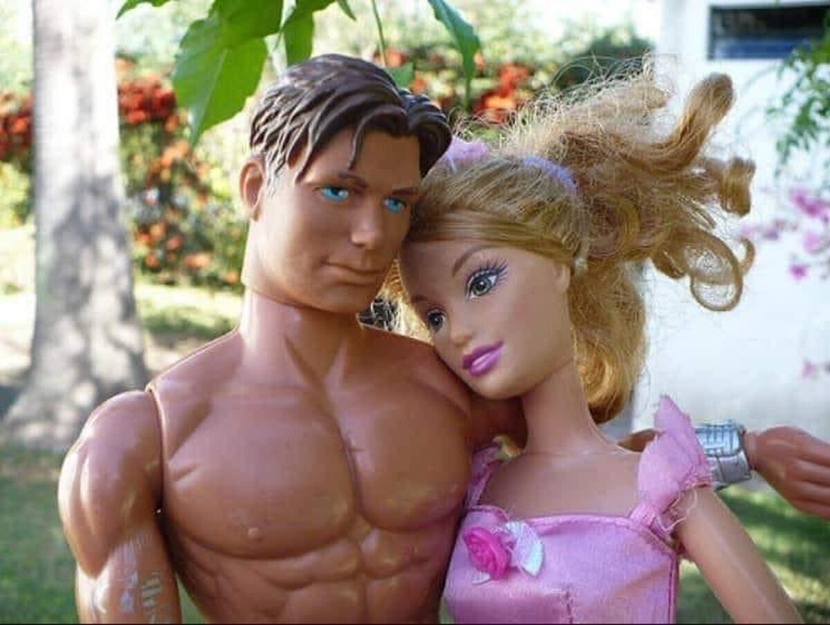 Todos sabemos que el verdadero novio de Barbie es Max steel  