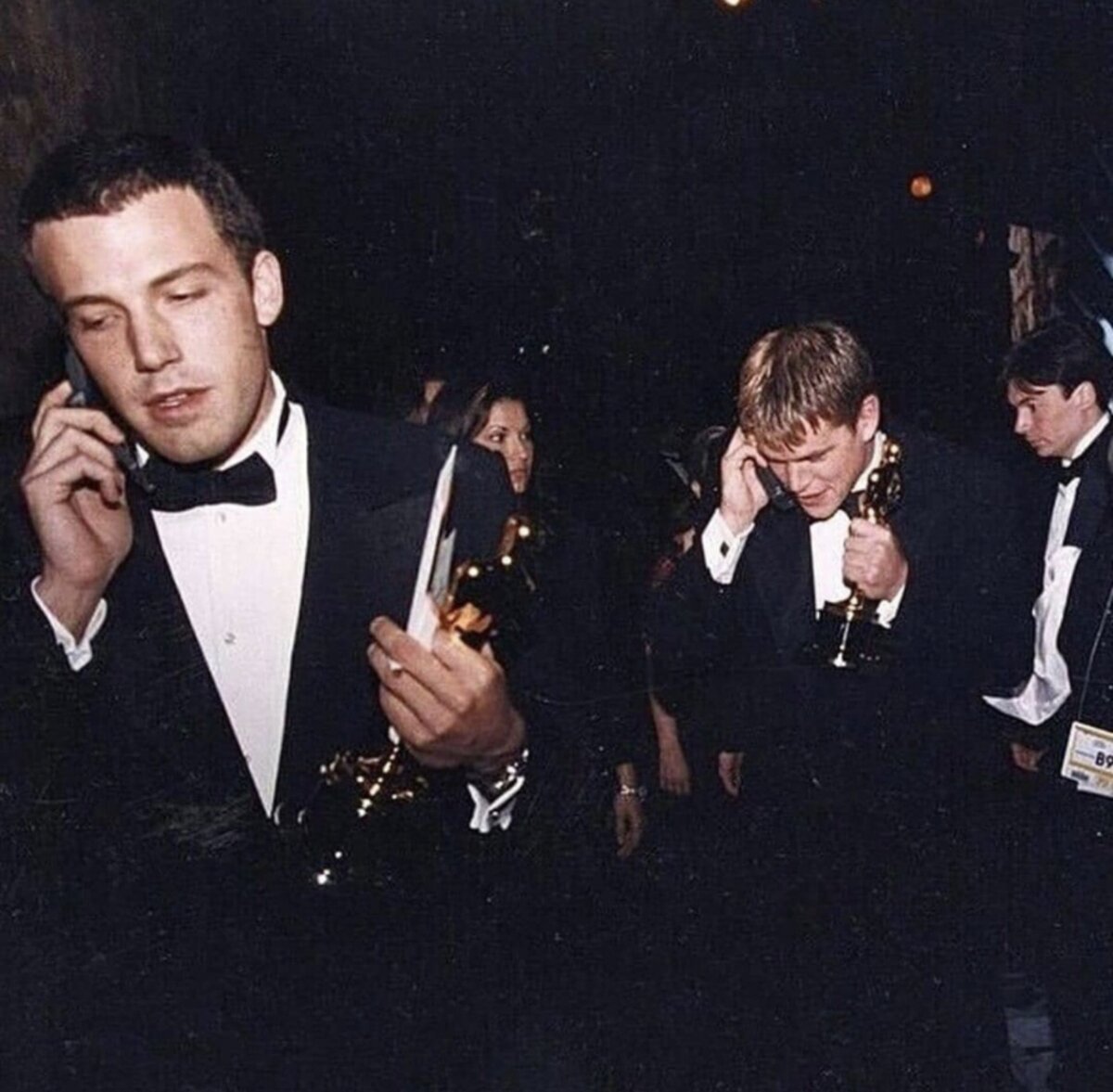 Ben Affleck y Matt Damon llamando a sus madres después de ganar el Óscar en 1997