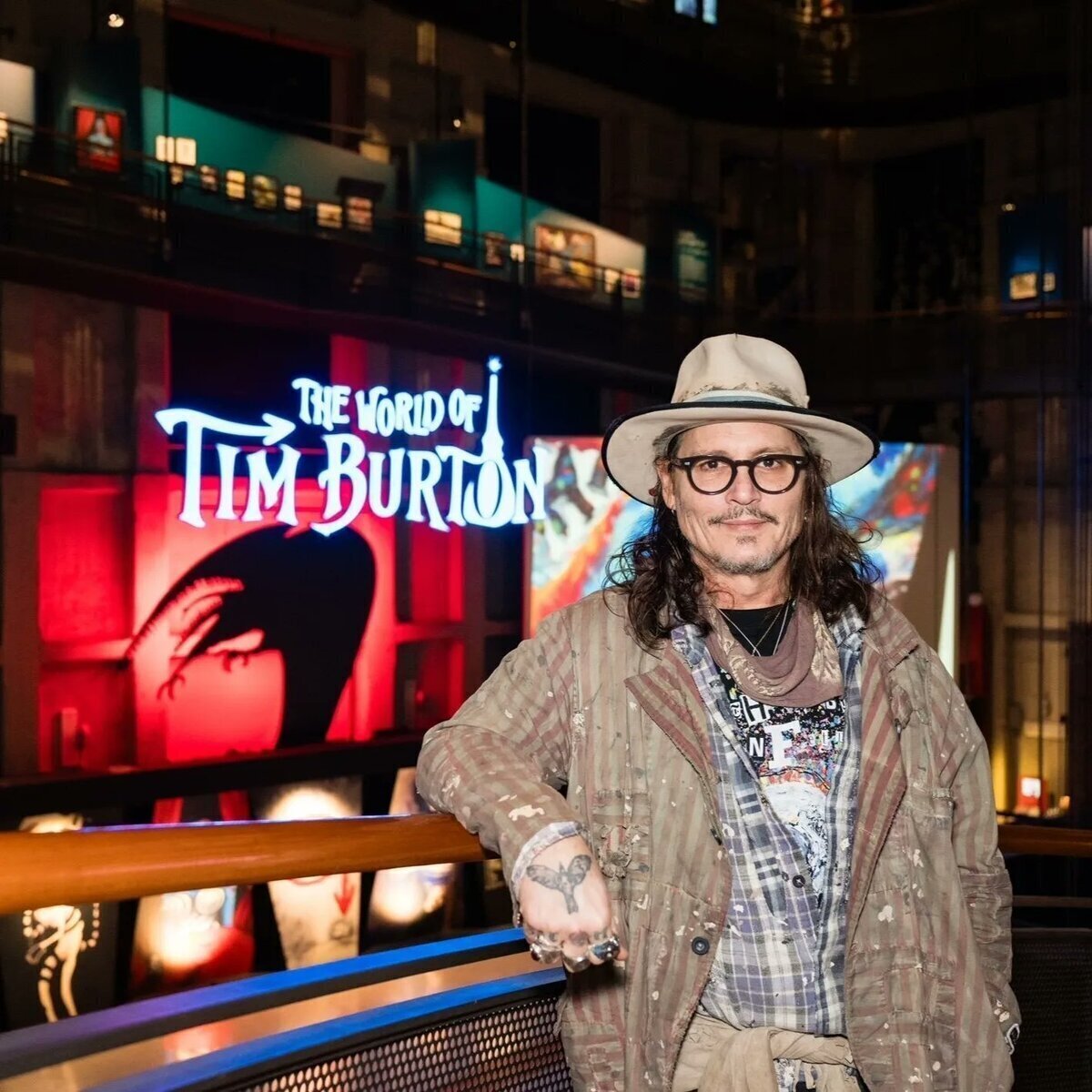 Johnny Depp estuvo visitando "El mundo de Tim Burton" en Turin