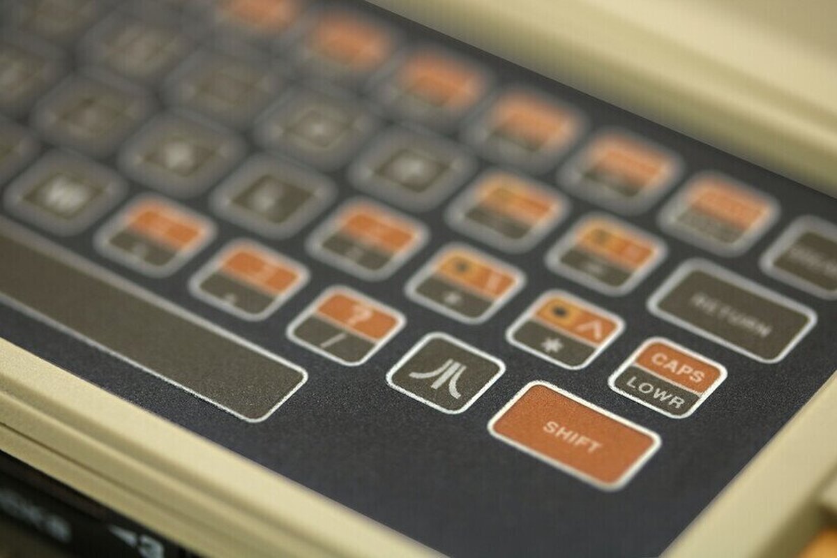 La recreación en miniatura del clásico ordenador doméstico de Atari llegará con 25 juegos
