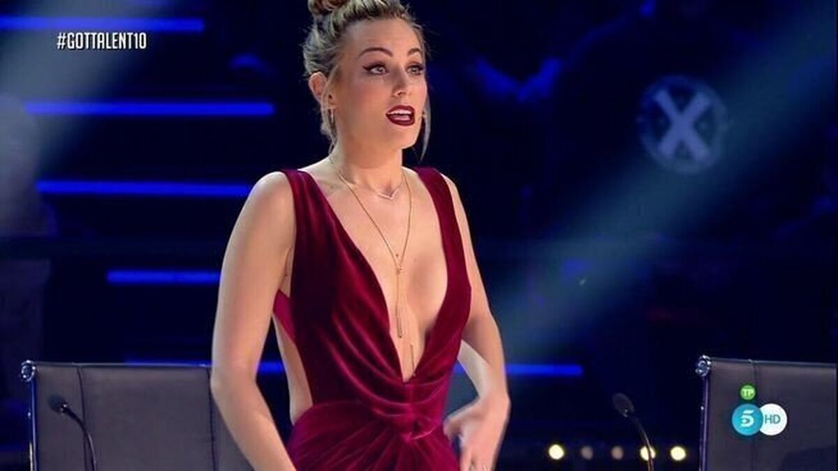 El explosivo y sugerente look con poca ropa de Edurne deja boquiabierto a la audiencia