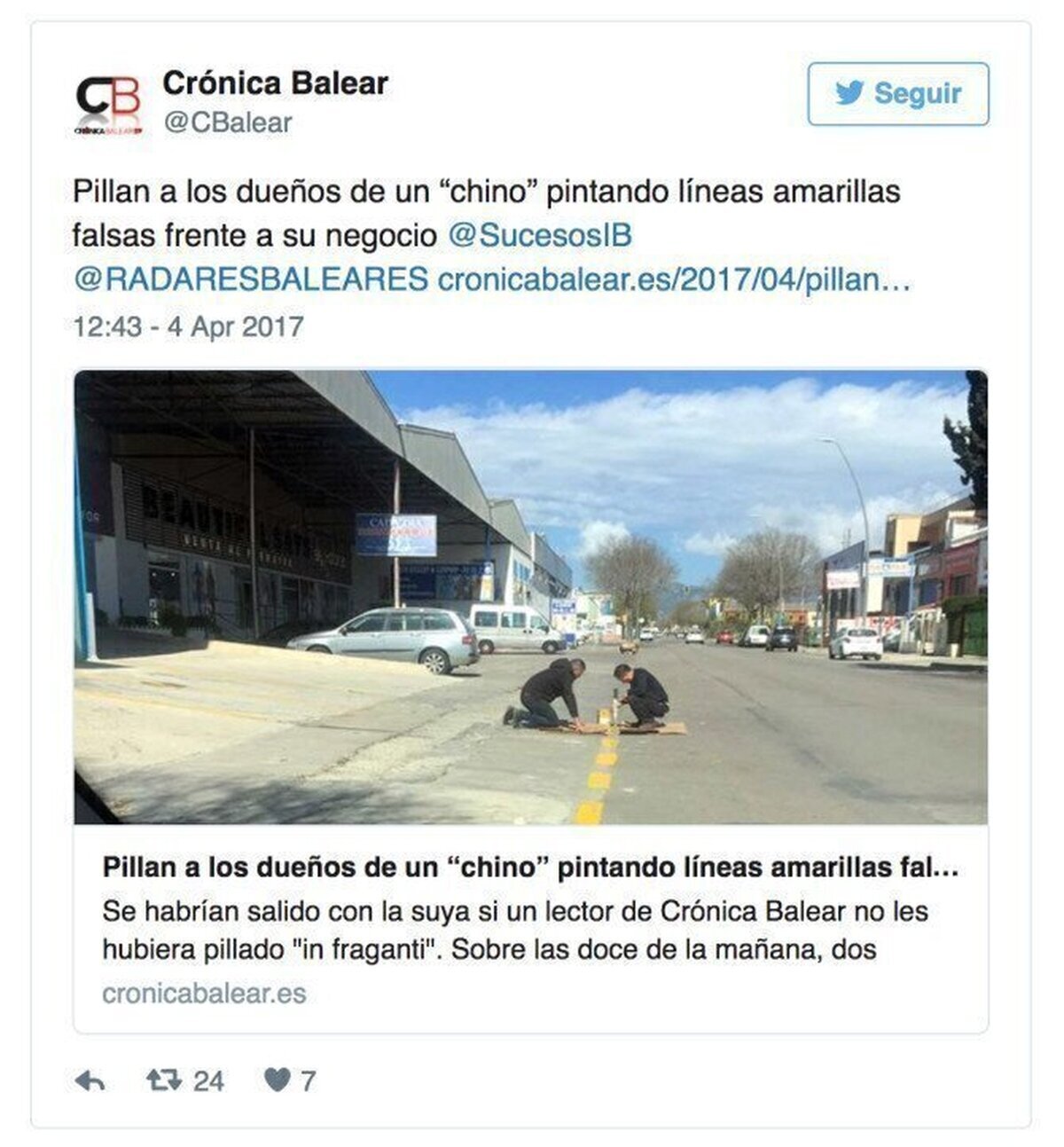 Genialidad. Pillan a dos chinos haciendo esto para que nadie aparque delante de su tienda