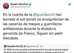 La Guardia Civil mostrando la patita