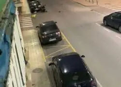 Terrible agresi&oacute;n en plena calle en la que tardan much&iacute;simo en ayudar a la v&iacute;ctima