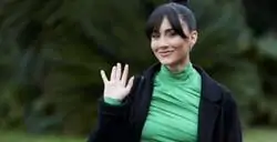 Haciendo dinero a costa de aprovecharse de la gente