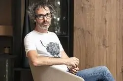 James Rhodes se la devuelve a VOX tras el ilegal empadronamiento de Macarena Olona