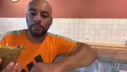 Borja Escalona la l&iacute;a much&iacute;simo en este bar de Vigo por tratar as&iacute; de mal a una empleada