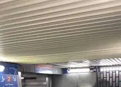 Eso lo arreglan poniendo tres colchonetas inflables dos sombrillas y un puesto de mojitos, libertad de la wena, por @FonsiLoaiza