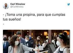 Ayudo repartiendo i&ntilde;usio