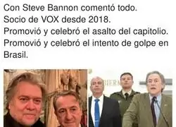 El que maneja todo desde atr&aacute;s