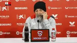 Sampaoli en contra del mercado capitalista de fichajes: "Cuando llego a un vestuario veo a seres humanos y el mercado los usa como productos que se deval&uacute;an y se revalorizan, como si los futbolistas fueran latas de tomate"