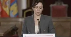 Una pobre mujer, que da pena y risa a la vez, cuya ignorancia est&aacute; a la altura de su soberbia