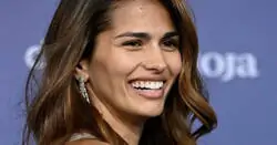 Rigoberta Bandini da las gracias a Sara S&aacute;lamo por este acto ante toda Espa&ntilde;a