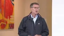 Debe ser que le afecta el &laquo;jet lag&raquo; de tanto ir de ac&aacute; para all&aacute;, por @lachunga_chunga