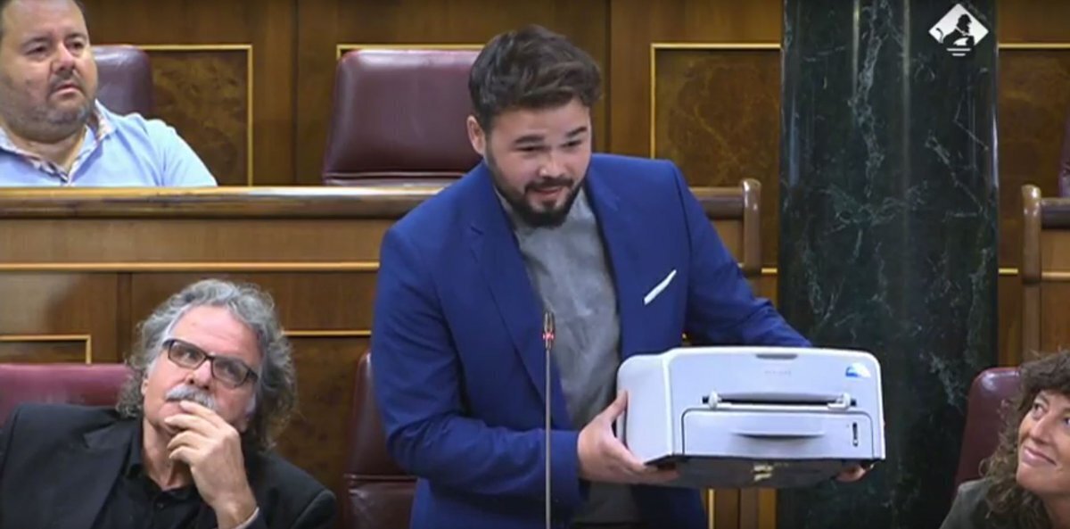 Los 10 políticos más excéntricos de España. ¡No podrás creer lo que hacen!