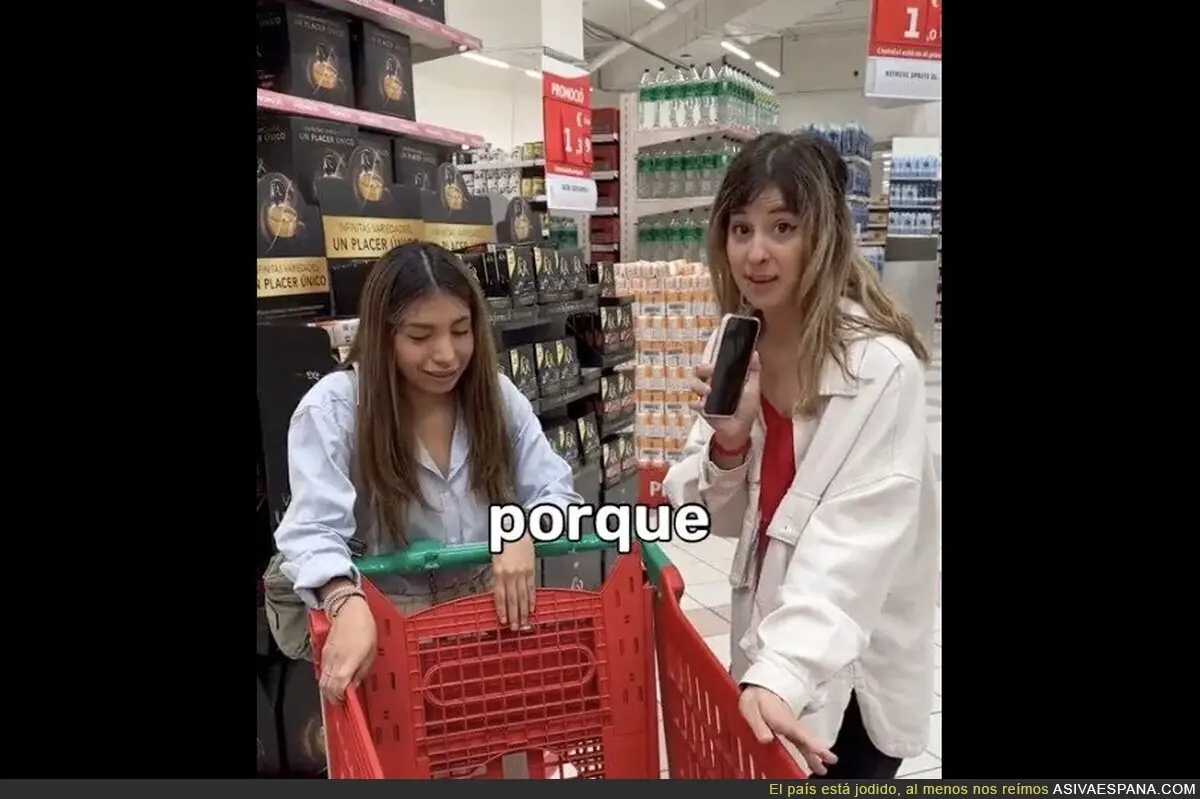 Críticas a 'Realfooding' por sustituir así una cesta de la compra a una persona en un supermercado