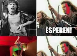 Las mujeres no pueden quitarse la ropa