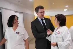 - Doctora, hoy tengo sesi&oacute;n en el Congreso y he despertado con un c&oacute;lico. &iquest;Es grave?- No, es esdr&uacute;jula. Grave es que votes en contra del SMI y t&uacute; cobres tres sueldos